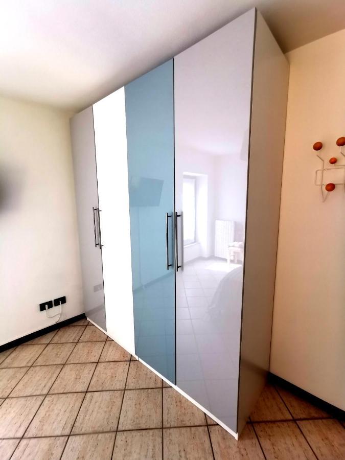Old Town Apartment With Terrace - Live Love Lake Peschiera del Garda Extérieur photo