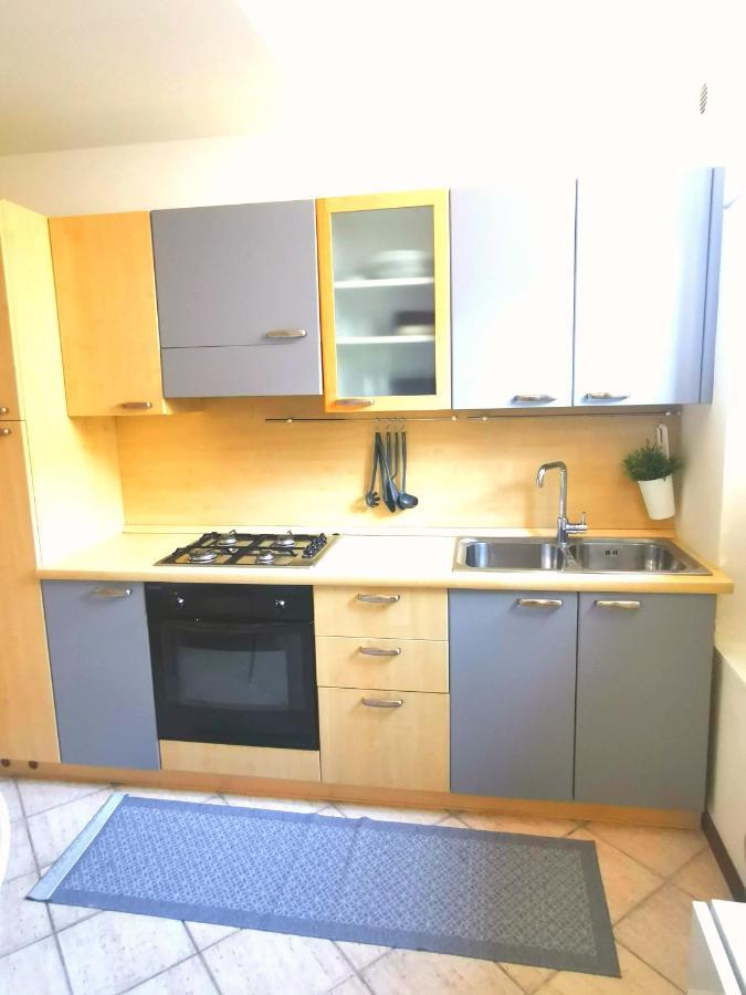 Old Town Apartment With Terrace - Live Love Lake Peschiera del Garda Extérieur photo