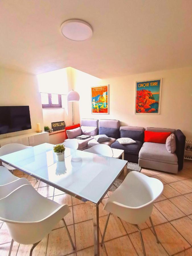 Old Town Apartment With Terrace - Live Love Lake Peschiera del Garda Extérieur photo