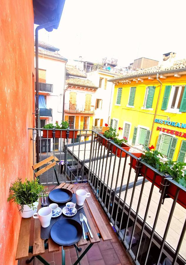 Old Town Apartment With Terrace - Live Love Lake Peschiera del Garda Extérieur photo