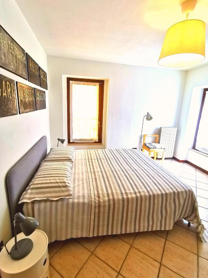 Old Town Apartment With Terrace - Live Love Lake Peschiera del Garda Extérieur photo