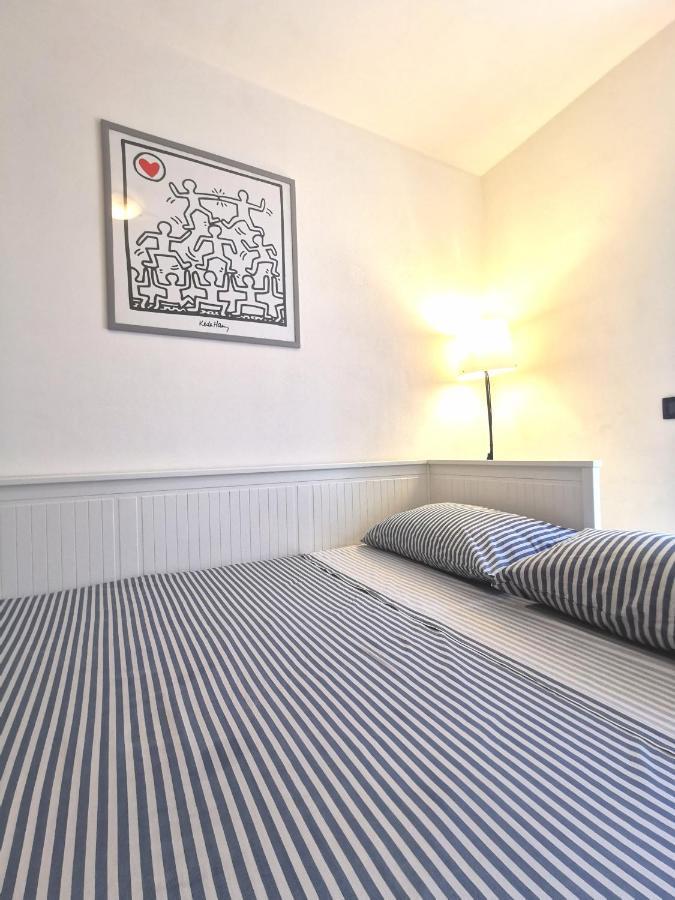 Old Town Apartment With Terrace - Live Love Lake Peschiera del Garda Extérieur photo