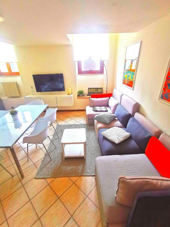 Old Town Apartment With Terrace - Live Love Lake Peschiera del Garda Extérieur photo