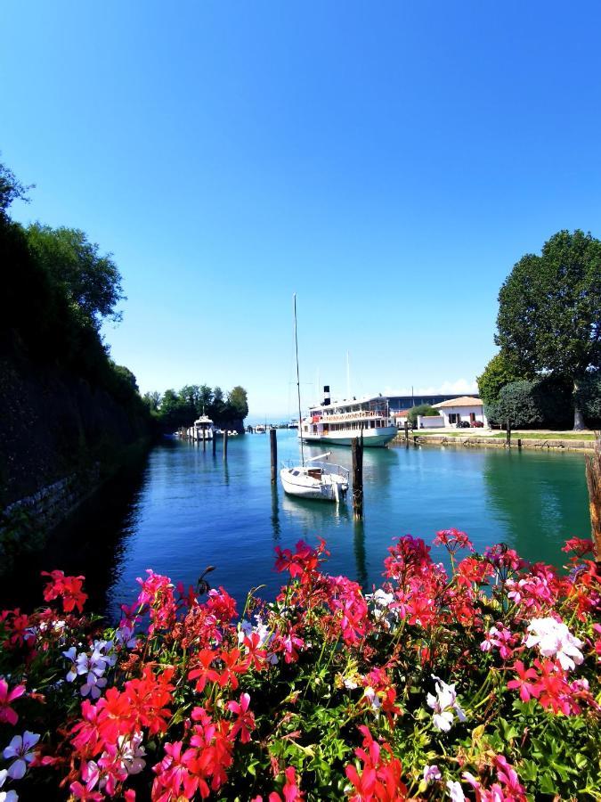 Old Town Apartment With Terrace - Live Love Lake Peschiera del Garda Extérieur photo