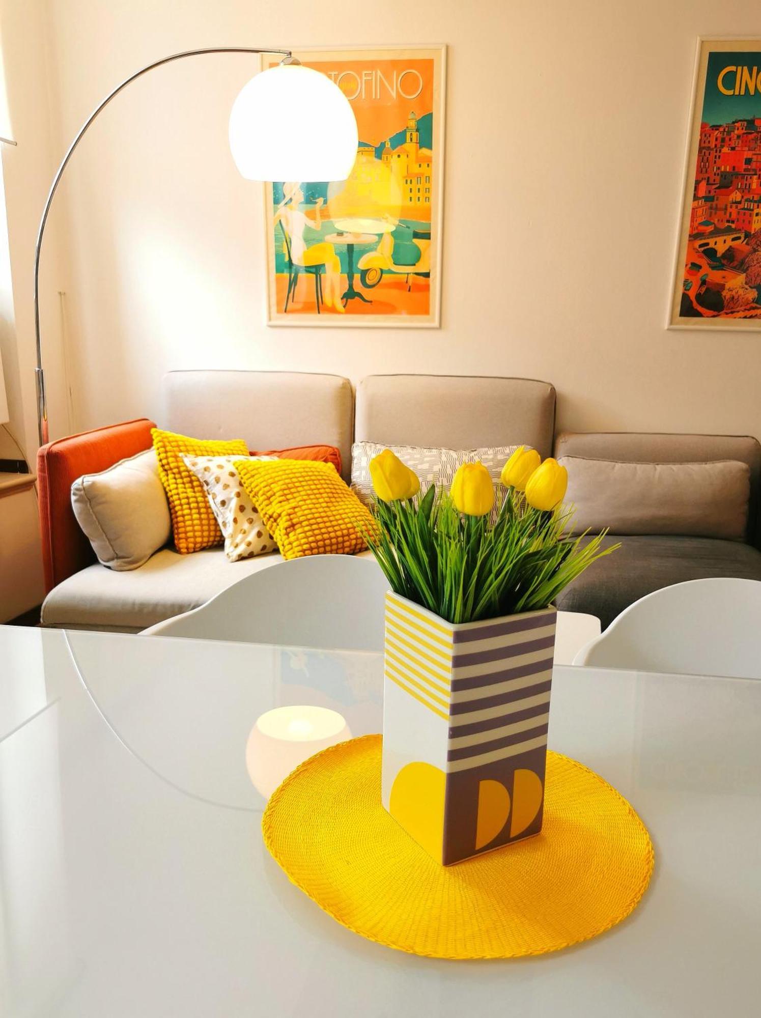 Old Town Apartment With Terrace - Live Love Lake Peschiera del Garda Extérieur photo