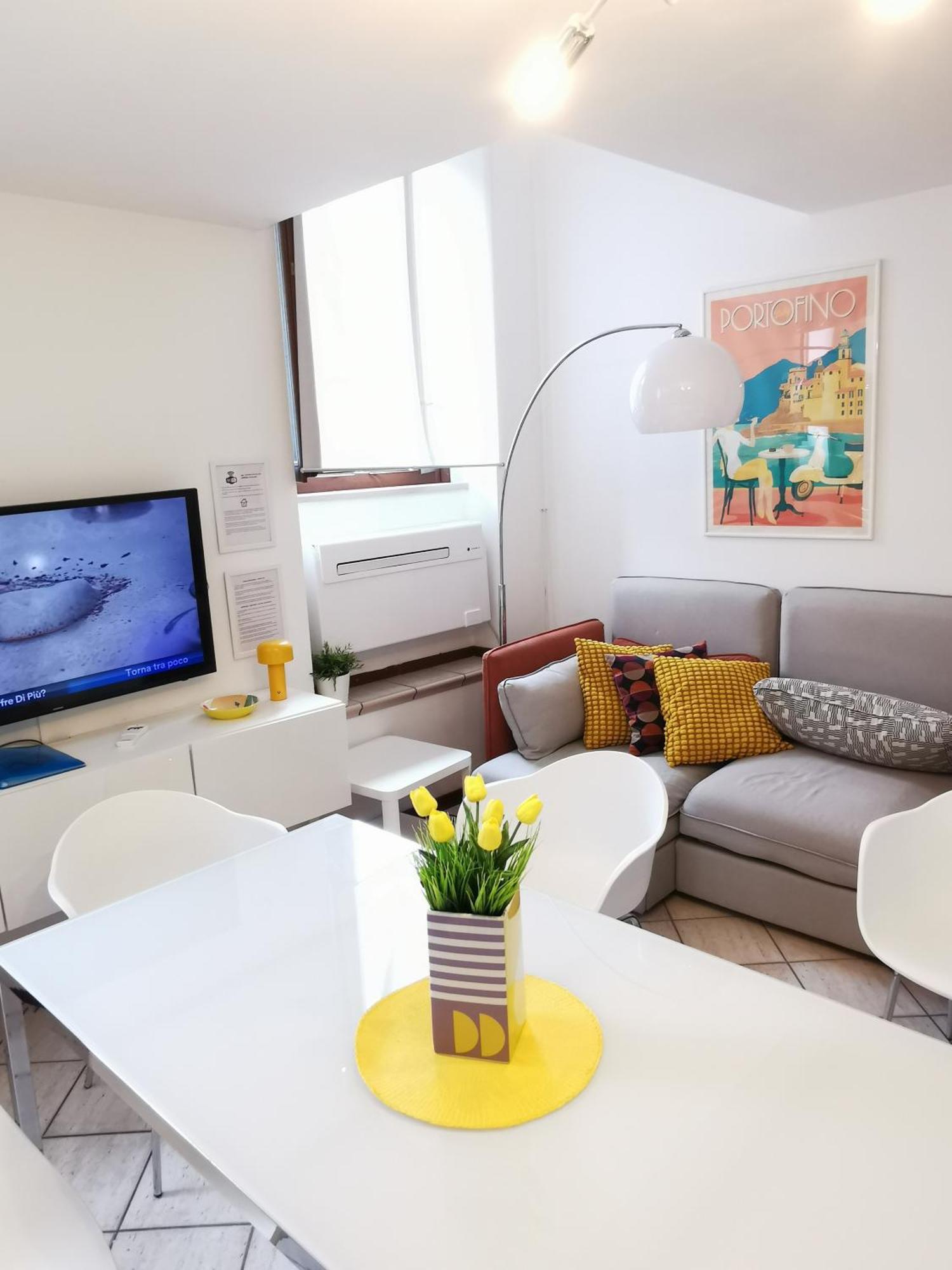 Old Town Apartment With Terrace - Live Love Lake Peschiera del Garda Extérieur photo
