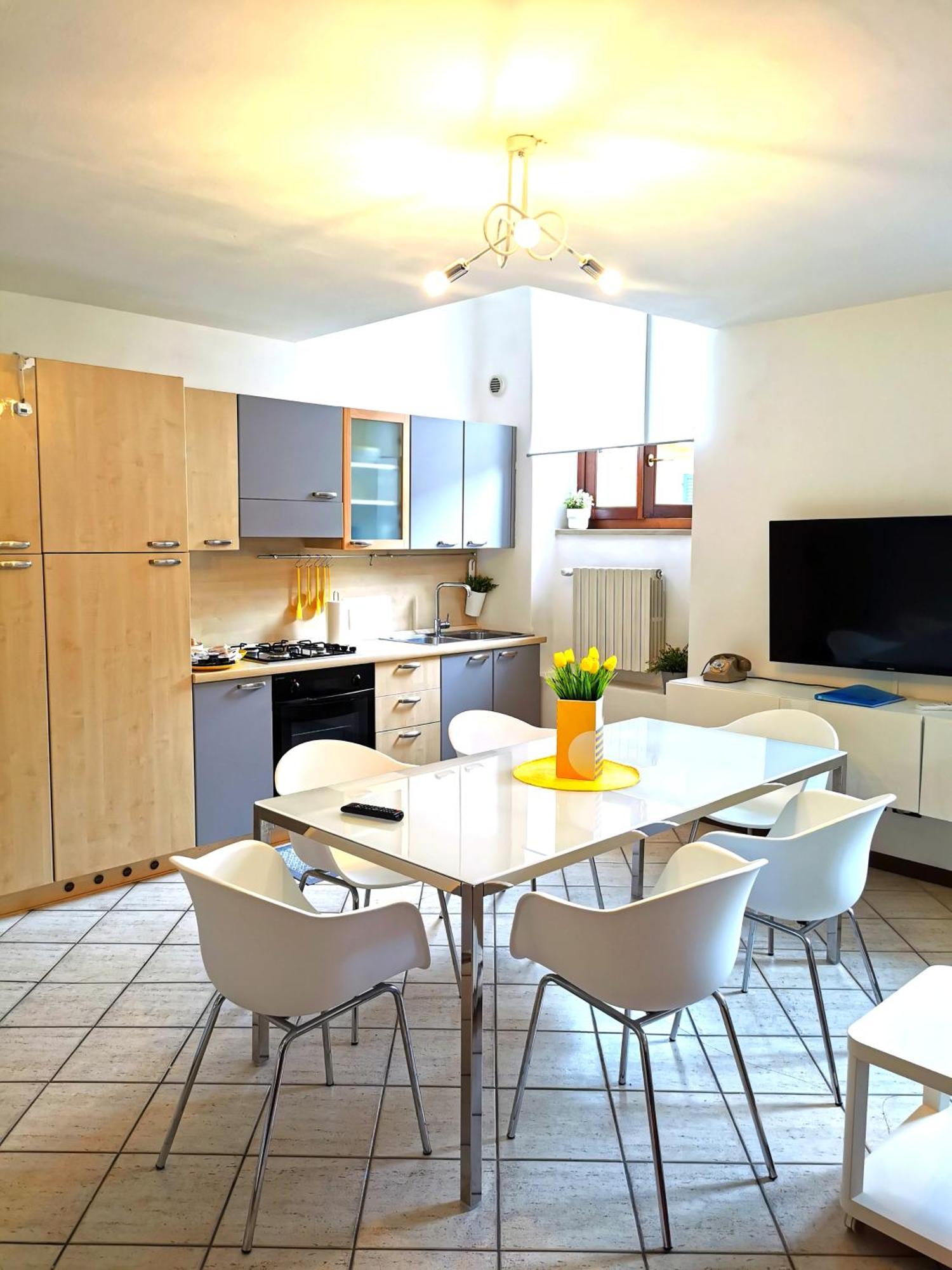Old Town Apartment With Terrace - Live Love Lake Peschiera del Garda Extérieur photo